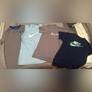 Boys Shirt Lot size large (4 pieces) 👕